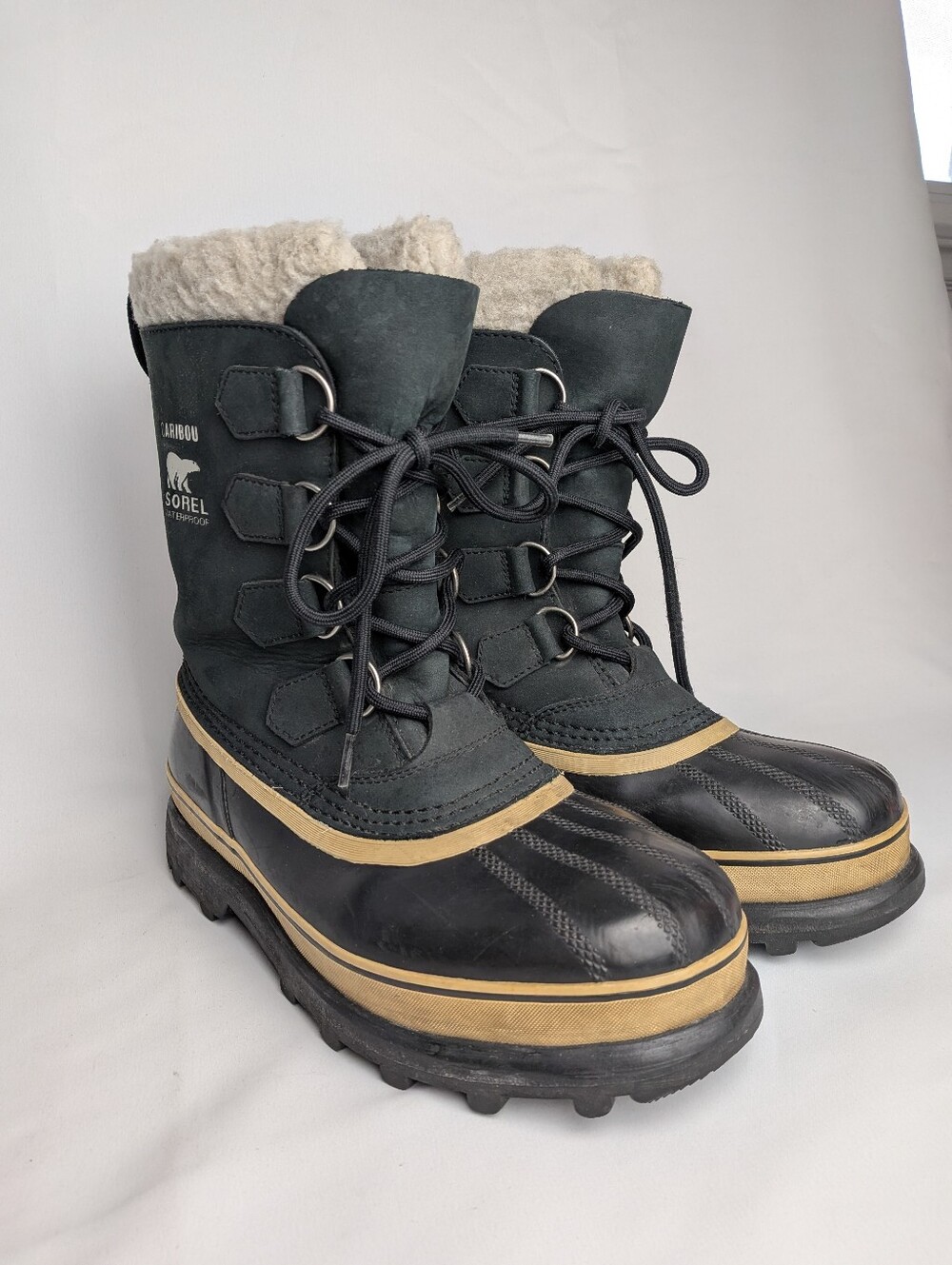 SOREL Caribou Men Winter Boots Size 9 Leather Waterproof Chunky Rubber Soles